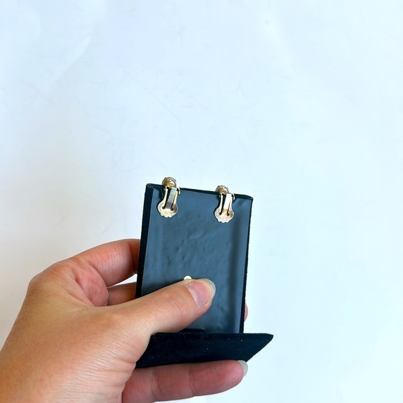 Vintage Elegant Purple Rhinestone Clip Earrings - Picture 2 of 5